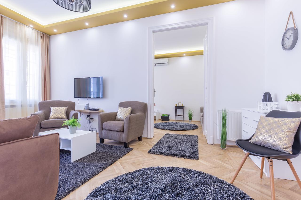 Real Apartments Zoltan Budapest Eksteriør billede
